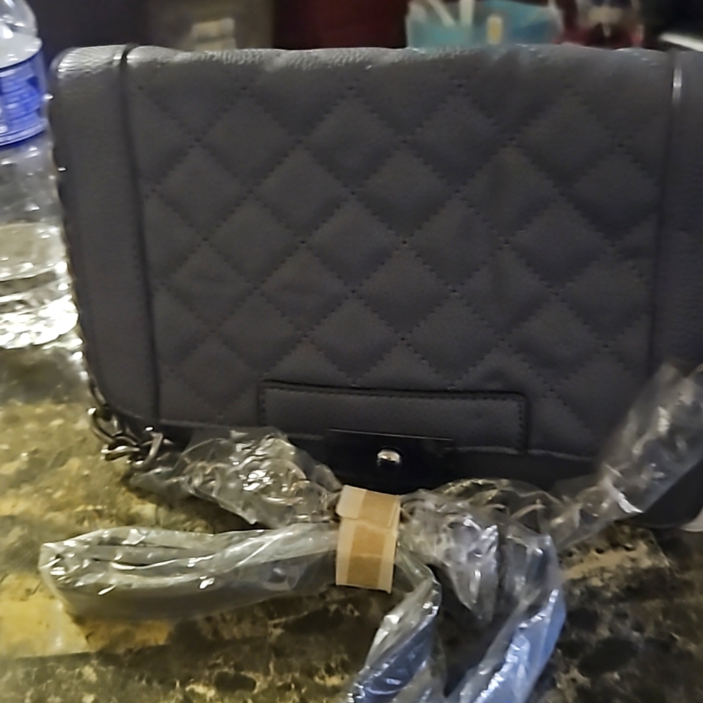 Handbag 👜  medium size navy blue  brand new can wear as a shoulder bag